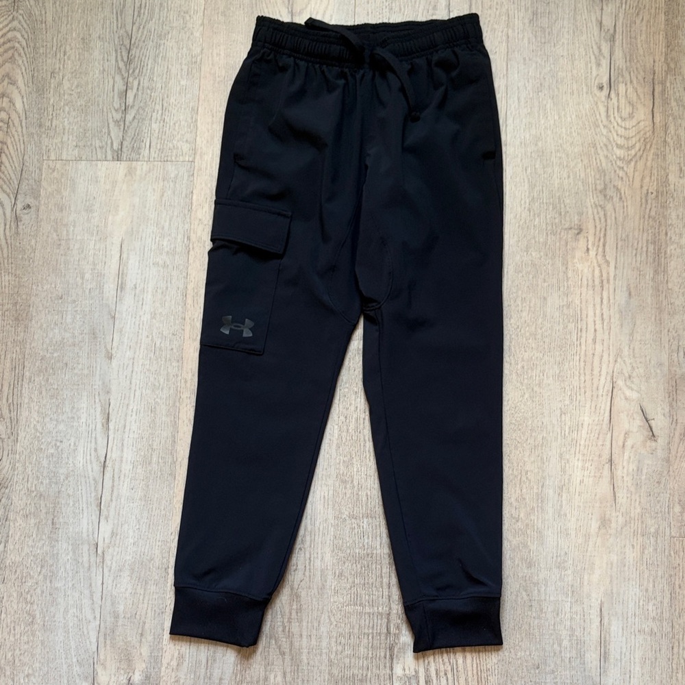 Boys Under Armour Black Cargo Jogger Pants